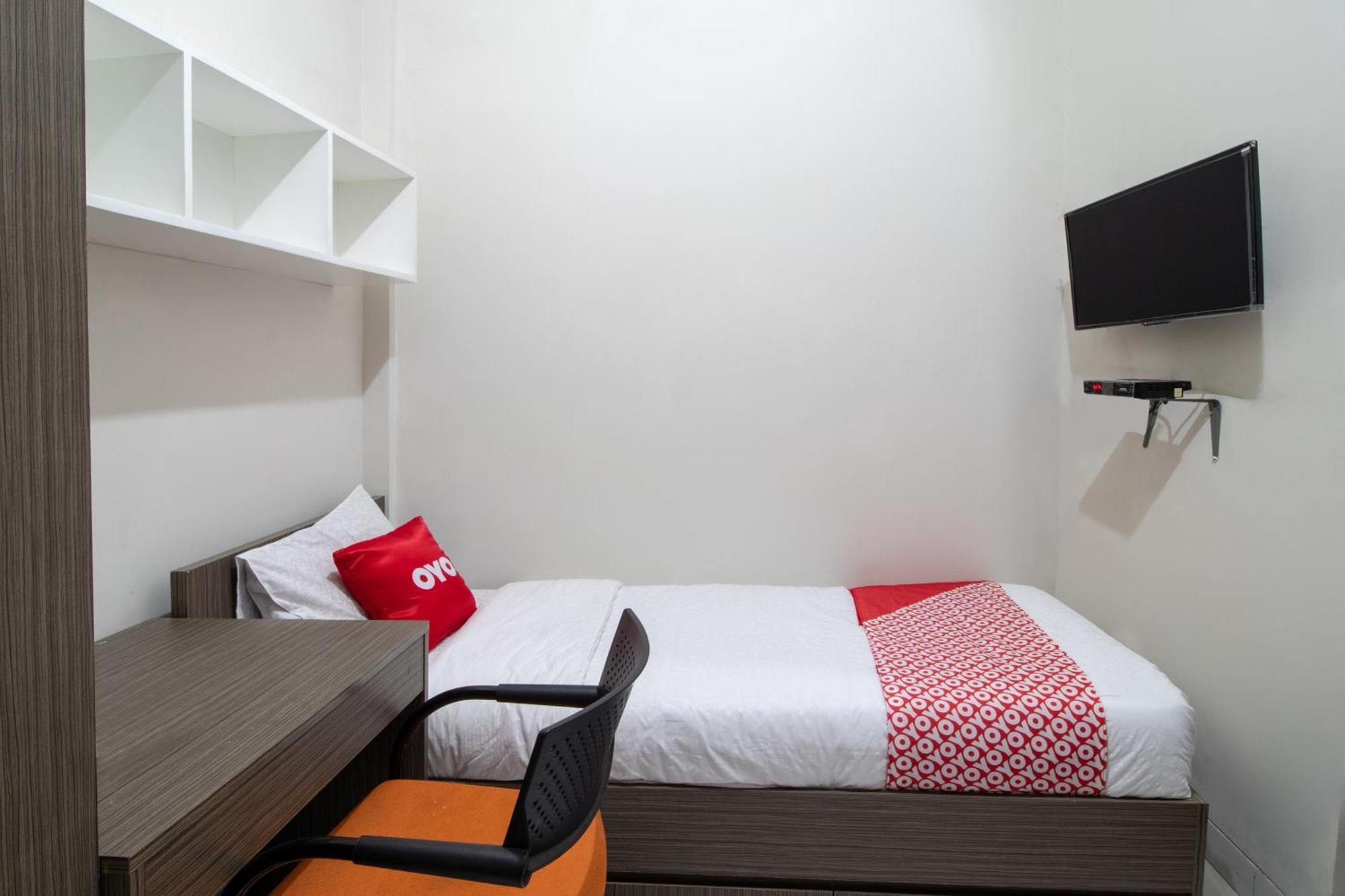 Telukjambe Oyo 3253 Sofia Residence מראה חיצוני תמונה