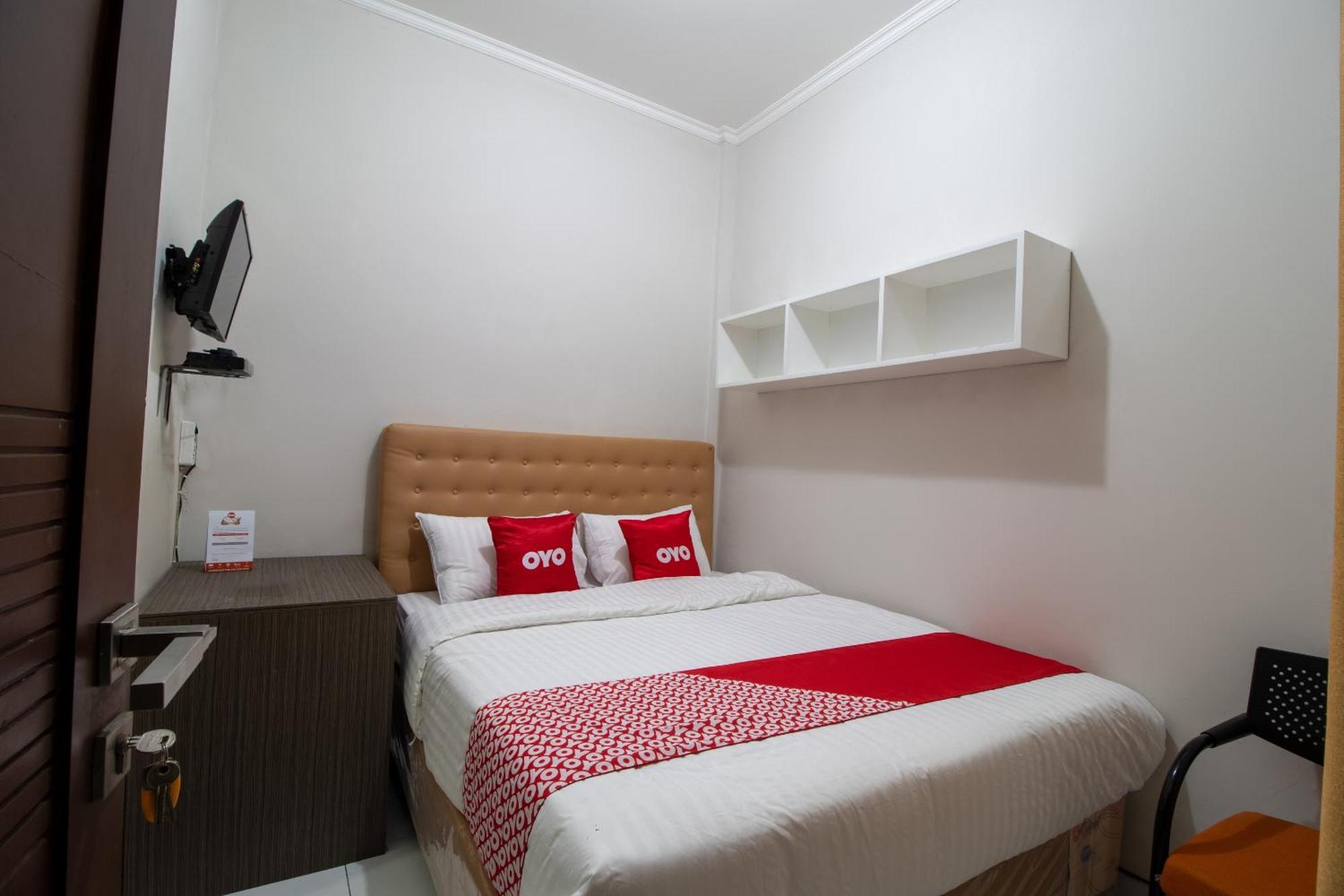 Telukjambe Oyo 3253 Sofia Residence מראה חיצוני תמונה