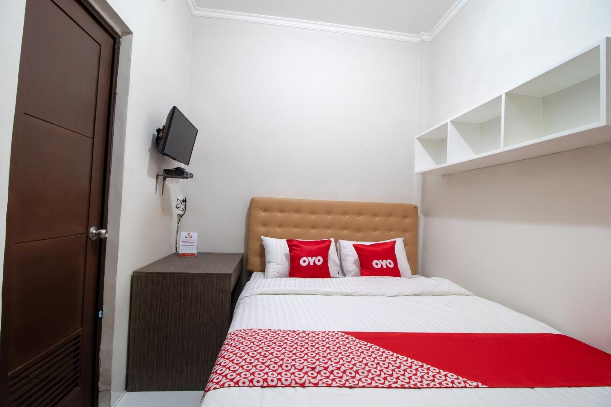 Telukjambe Oyo 3253 Sofia Residence מראה חיצוני תמונה